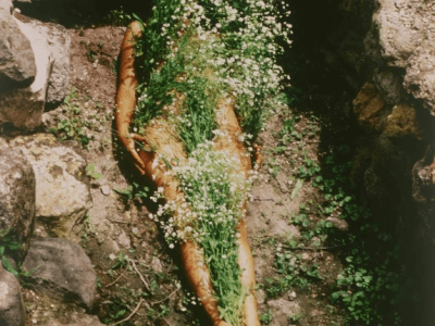 Tracing a Thread Through Ana Mendieta and Chiharu Shiota’s&nbsp;Art