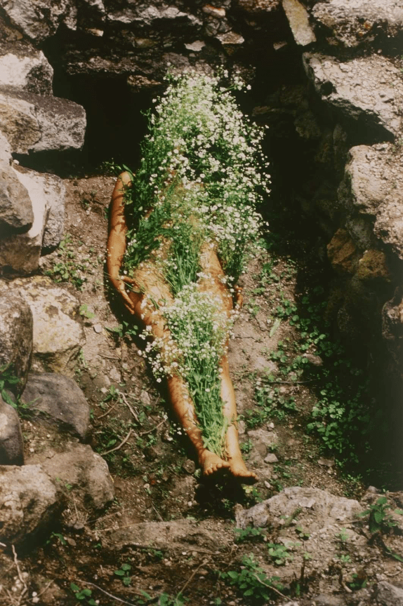 Tracing a Thread Through Ana Mendieta and Chiharu Shiota’s Art